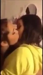 Amateur lesbian Girls 3some